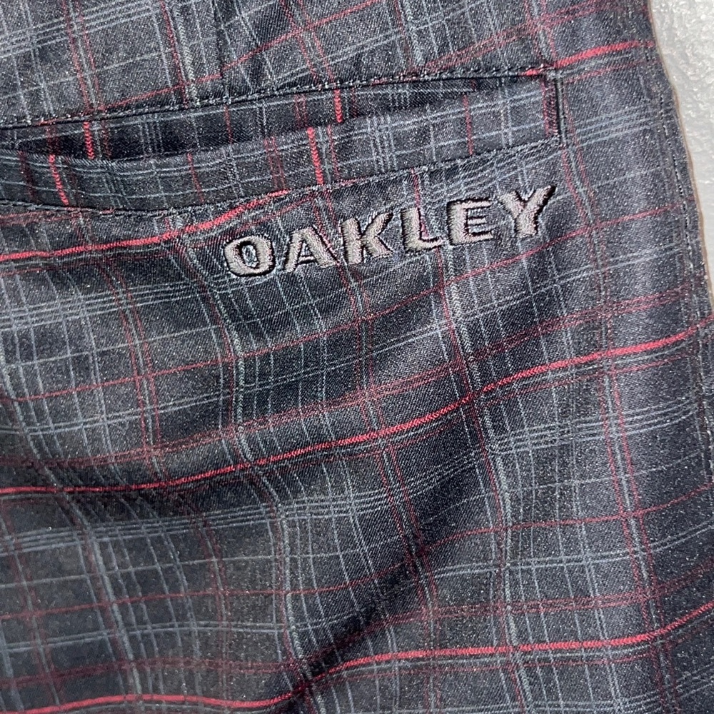 Oakley Striped Flat Front Board Golf Shorts - Womens Size 32W - Picture 5 of 6